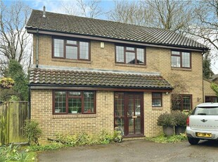 4 bedroom detached house for sale in Stockbury Close, Earley, Reading, RG6