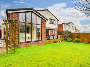 4 bedroom detached house for sale in Sunningdale Drive, Woodborough, Nottinghamshire, NG14 6EQ, NG14