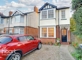 4 bedroom detached house for sale in Swiss Avenue, Chelmsford, CM1