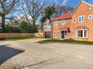 4 bedroom detached house for sale in The Paddocks, Grange Road, Netley Abbey, Southampton, SO31