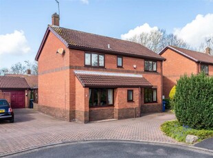 4 bedroom detached house for sale in The Plantations, Long Eaton, Nottingham, NG10