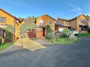 4 bedroom detached house for sale in Tideswell Close, West Hunsbury, Northampton NN4