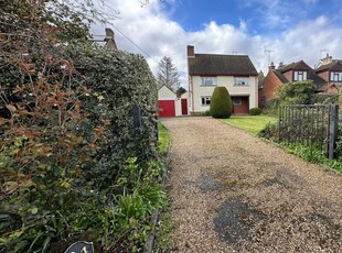 4 bedroom detached house for sale in Vicarage Lane, Great Baddow, Chelmsford, CM2