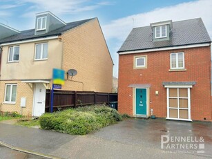 4 bedroom detached house for sale in Wayside Crescent, Hampton Vale, Peterborough, PE7