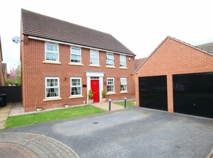 4 bedroom detached house for sale in Wellington Drive, Finningley, Doncaster, DN9