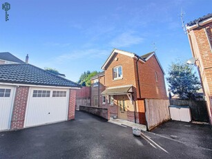 4 bedroom detached house for sale in Wellow Gardens, Oakdale, Poole, BH15