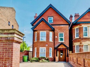 4 bedroom detached house for sale in Westwood Road, Southampton, SO17