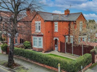 4 bedroom detached house for sale in Wilsthorpe Road, Long Eaton, Nottingham, Nottinghamshire, NG10