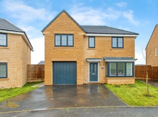 4 bedroom detached house for sale in Winterfell Road, Drighlington, Bradford, BD11