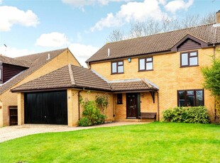 4 bedroom detached house for sale in Wood Avens Close, West Hunsbury, Northamptonshire, NN4