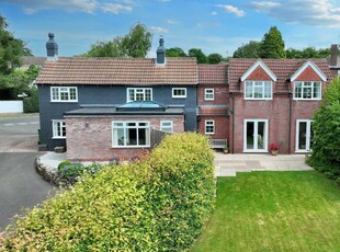 4 bedroom detached house for sale in Woodlands Lane, Quarndon, Derby, DE22