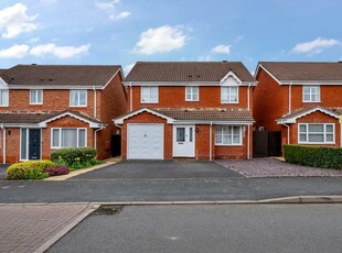4 bedroom detached house for sale in Worcester, Worcestershire, WR5