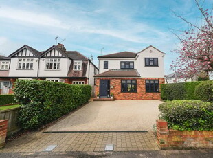 4 bedroom detached house for sale in Worrin Road, Shenfield, Brentwood, CM15