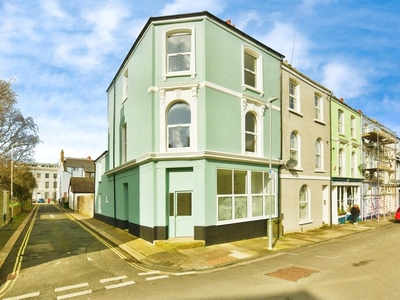 4 bedroom end of terrace house for sale in Admiralty Street, Stonehouse, Plymouth, PL1