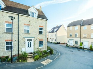 4 bedroom end of terrace house for sale in Dyson Road, Redhouse, Swindon, Wiltshire, SN25