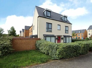 4 bedroom end of terrace house for sale in Fen Street, Brooklands, Milton Keynes, Buckinghamshire, MK10