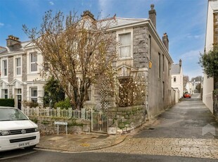 4 bedroom end of terrace house for sale in Glenhurst Road, Mannamead, Plymouth, PL3