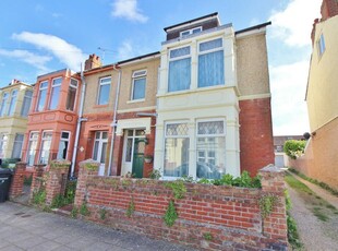 4 bedroom end of terrace house for sale in Hayling Avenue, Baffins, PO3