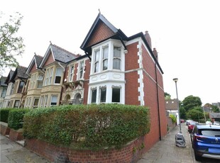 4 bedroom end of terrace house for sale in Kimberley Road, Penylan, Cardiff, CF23
