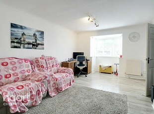 4 bedroom end of terrace house for sale in Milburn Crescent, Chelmsford, CM1