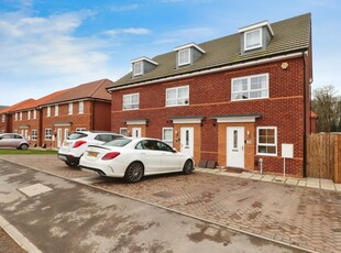 4 bedroom end of terrace house for sale in Oxbow Drive, Wheatley, Doncaster, South Yorkshire, DN2