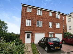4 bedroom end of terrace house for sale in Thursby Walk, Exeter, EX4