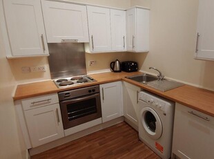 4 bedroom flat for rent in Moat Place, Slateford, Edinburgh, EH14