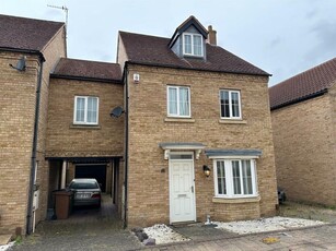 4 bedroom link detached house for sale in Knighton Close, Hampton Vale, Peterborough, PE7