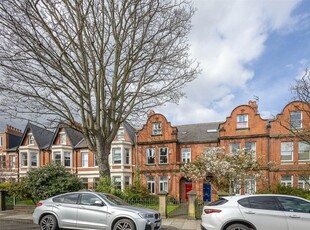 4 bedroom maisonette for sale in Fern Avenue, Jesmond, Newcastle upon Tyne, NE2