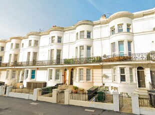 4 bedroom maisonette for sale in Seaside, Eastbourne, BN22