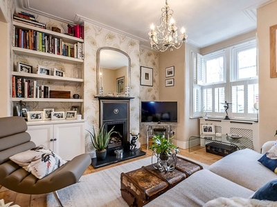 4 bedroom property to let in Bellew Street London SW17