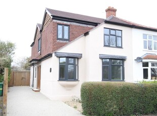 4 bedroom semi-detached house for rent in Buckland Lane, Maidstone, Kent, ME16