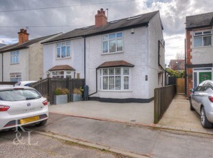 4 bedroom semi-detached house for sale in Abingdon Road, West Bridgford, Nottingham, NG2