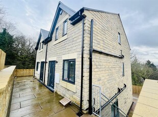 4 bedroom semi-detached house for sale in Ashbrow Road, Ashbrow, Huddersfield, HD2