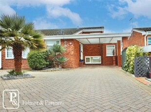 4 bedroom semi-detached house for sale in Atherton Road, Ipswich, Suffolk, IP2