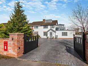 4 bedroom semi-detached house for sale in Boughton Hall Avenue, Chester, Cheshire, CH3