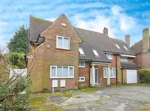 4 bedroom semi-detached house for sale in Burton Road, Derby, DE23