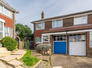 4 bedroom semi-detached house for sale in Estridge Close, Bursledon, Southampton, SO31