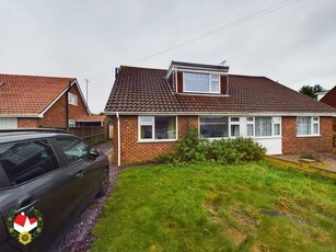 4 bedroom semi-detached house for sale in Gilpin Avenue, Hucclecote, Gloucester, GL3 3DF, GL3