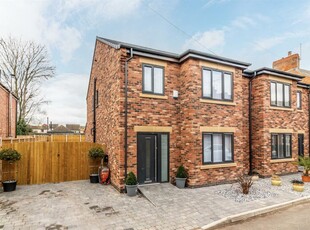 4 bedroom semi-detached house for sale in Gladstone Avenue, Gotham, Nottingham, NG11