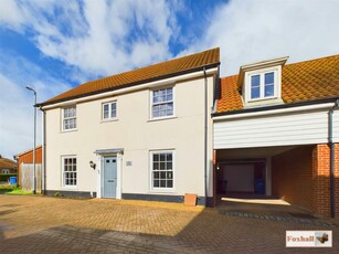 4 bedroom semi-detached house for sale in Griffiths Close, Ipswich, IP4