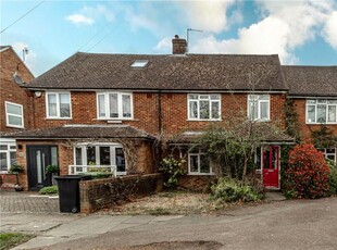 4 bedroom semi-detached house for sale in Hazelwood Drive, St. Albans, Hertfordshire, AL4