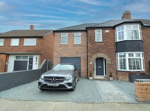 4 bedroom semi-detached house for sale in Highfield, Hull, East Riding Of Yorkshire, HU7