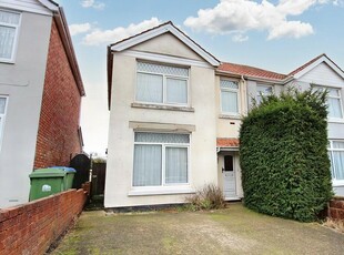 4 bedroom semi-detached house for sale in Mayfield Road, Southampton, SO17