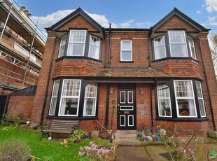4 bedroom semi-detached house for sale in Old Tiverton Road, Exeter, EX4