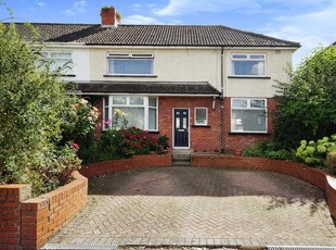 4 bedroom semi-detached house for sale in Orchard Vale, Bristol, Gloucestershire, BS15