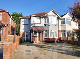 4 bedroom semi-detached house for sale in Portswood, Southampton, SO17