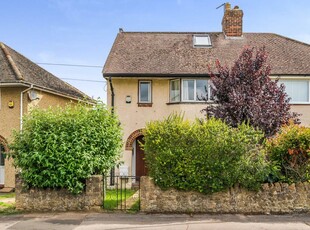 4 bedroom semi-detached house for sale in Risinghurst, Oxford, OX3