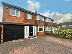 4 bedroom semi-detached house for sale in Rowlands Crescent, Solihull, B91