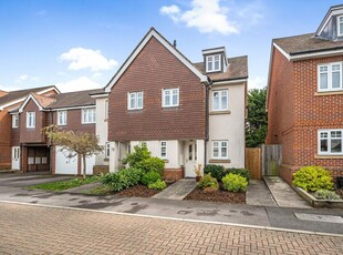 4 bedroom semi-detached house for sale in Sime Close, Guildford, Surrey, GU3
